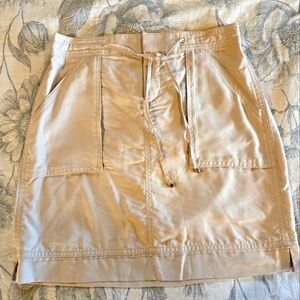 NWT WHBM Casual Skirt in size 0